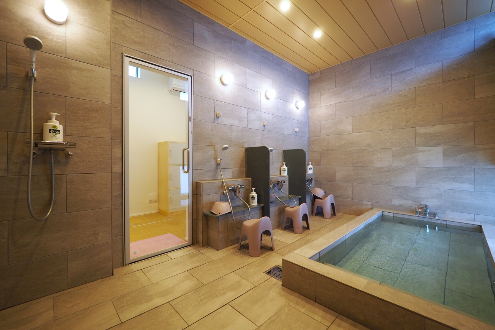 民宿かわな館浴室棟